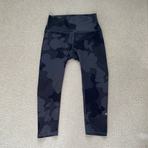 Alo cropped camo leggings